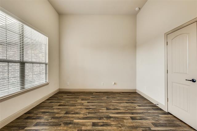 Building Photo - 110 Thoroughbred St