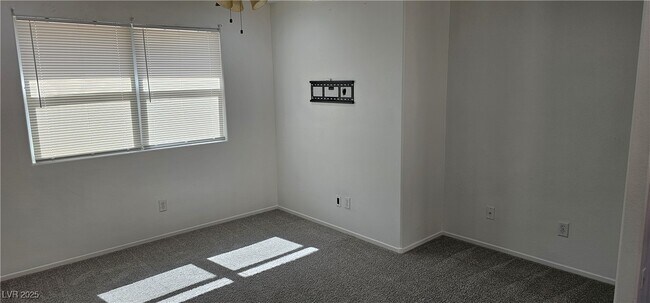 Building Photo - 7451 Benlomond Ave