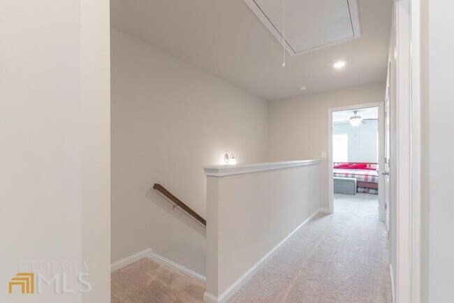 Building Photo - 3506 Lakeview Crk