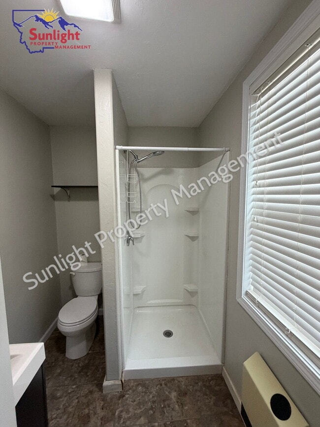 Building Photo - 305 N 5th Ave