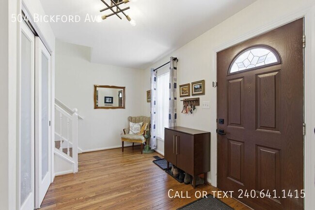 Building Photo - 504 Bickford Ave