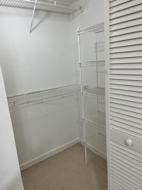 Building Photo - 450 Commodore Dr