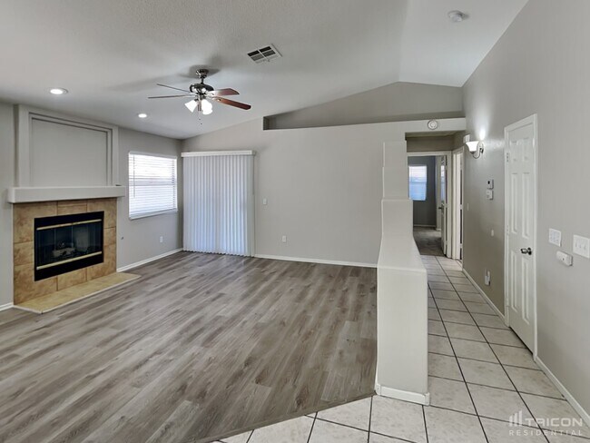 Building Photo - 5565 E Cy Young Dr