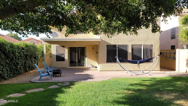 Building Photo - 1319 E Angela Dr