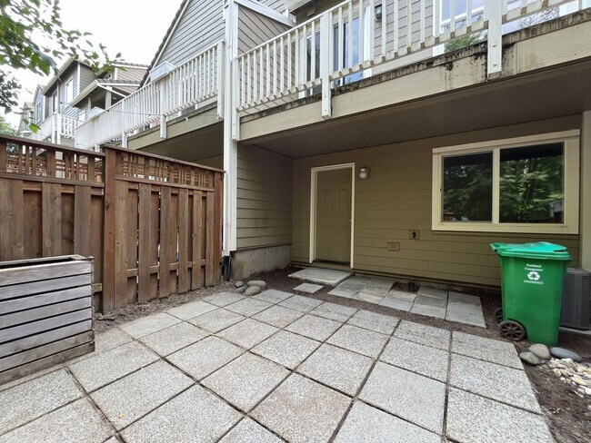 Building Photo - 2677 NW Preston Ct