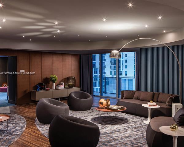 Building Photo - 68 SE 6th St