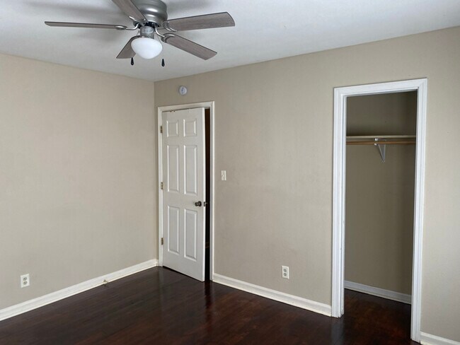 Building Photo - 725 S 7th St