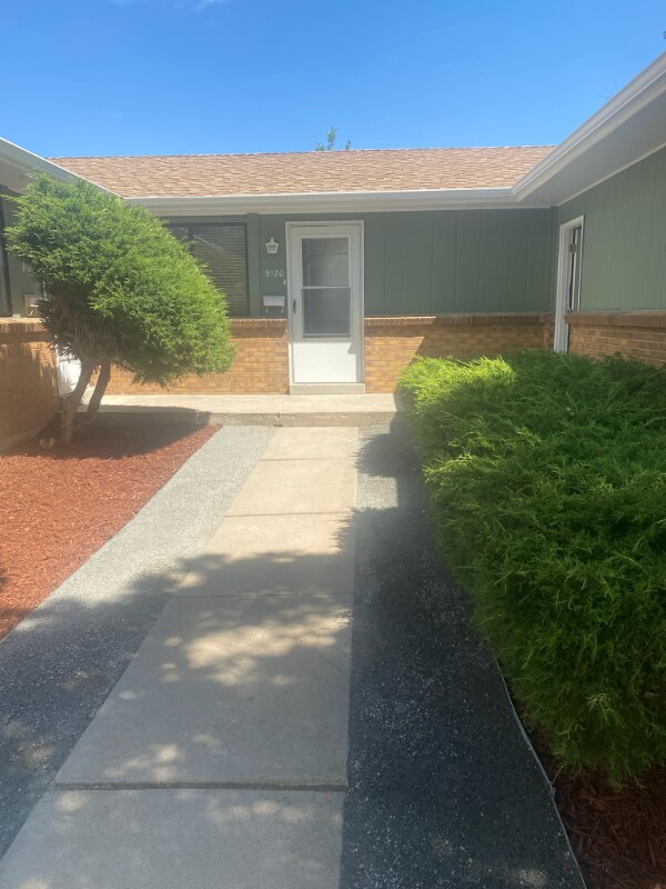 Building Photo - 9120-9122 Osceola St