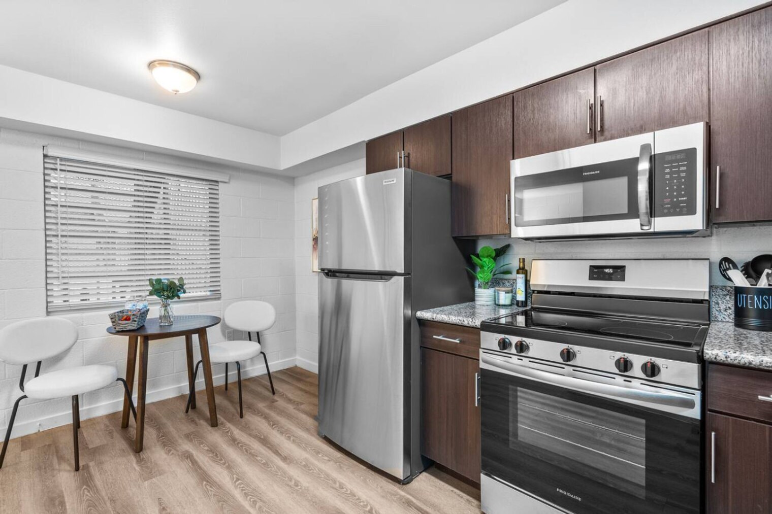 Building Photo - 1741 S Mill Ave