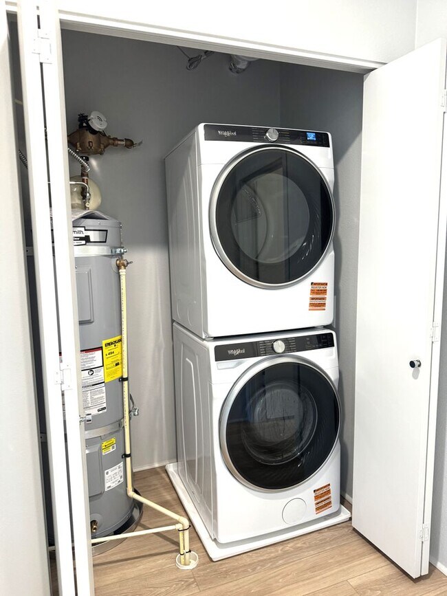 Building Photo - Kapili - Brand new two bedroom, two bath townhome with Garage