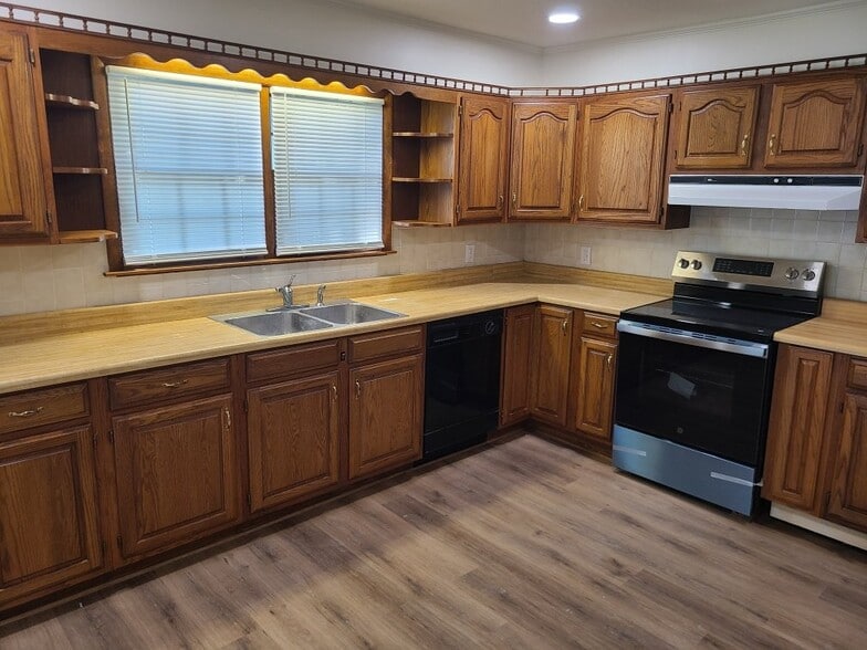 Building Photo - 717 Seed St