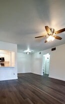 Building Photo - 927 Riverside Dr