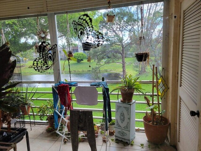 Building Photo - 2828 Casita Way