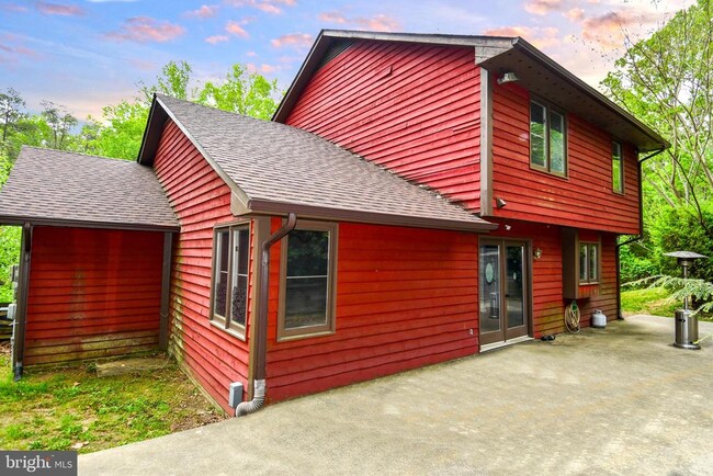 Building Photo - 2062 Farragut Dr
