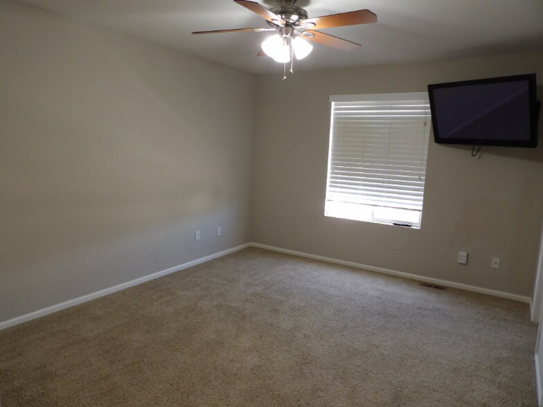 Building Photo - 11497 White Lotus Ln