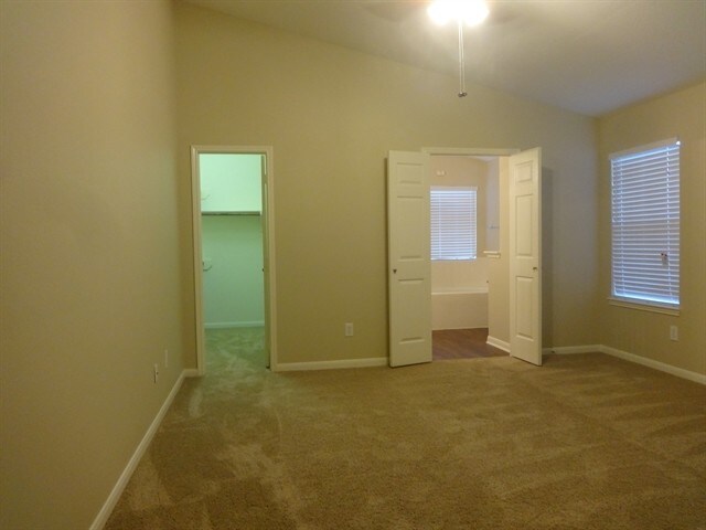 Building Photo - 32107 Archer Park