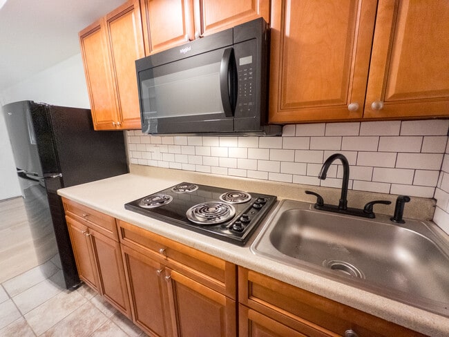 Studio Apartment | Folcroft Gardens - Folcroft Gardens Apartments