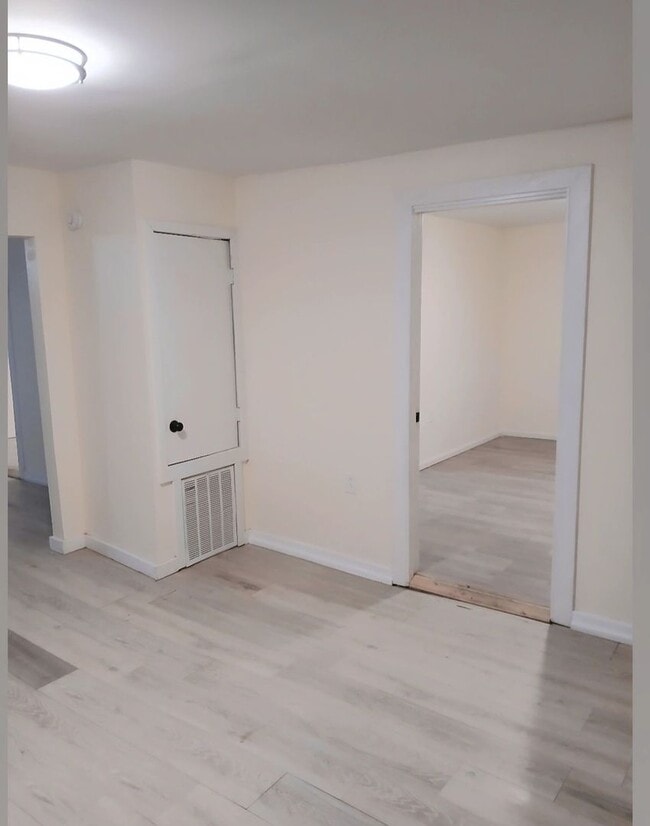 Building Photo - 408 Bowen Ave