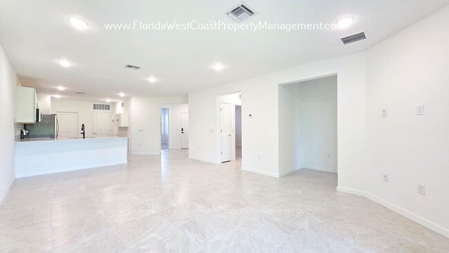 Building Photo - 6467 Silverstar Dr