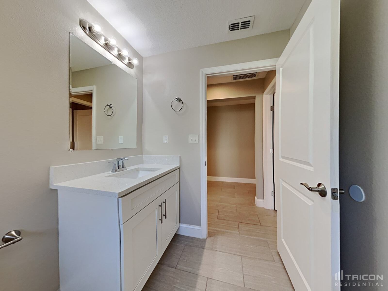 Building Photo - 3140 Tiburon Ln