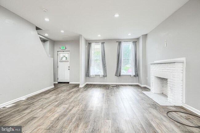Building Photo - 1702 E 32nd St