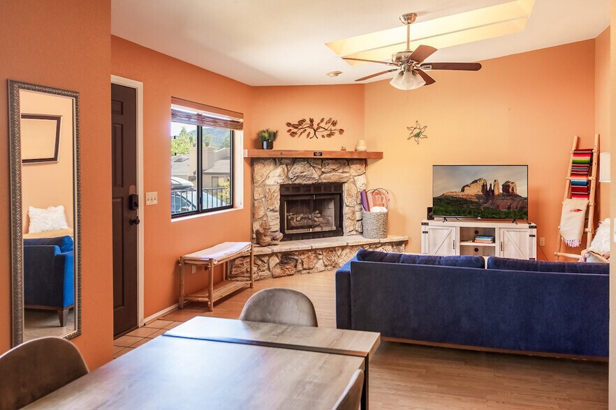 Building Photo - 505 Jacks Canyon Rd