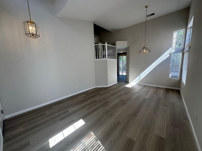 Building Photo - Beautiful 3 Bedroom, 2.5 Bath Antioch Home