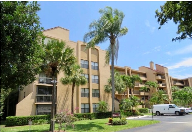 Building Photo - 2455 Lindell Blvd