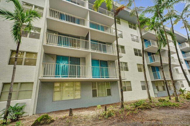 Building Photo - 1805 Sans Souci Blvd