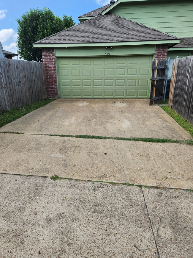 Building Photo - 506 Appomattox Dr