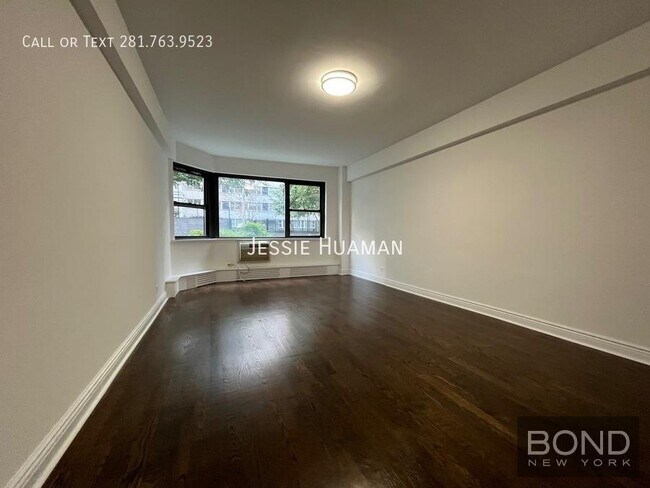 Building Photo - 219 E 69th St