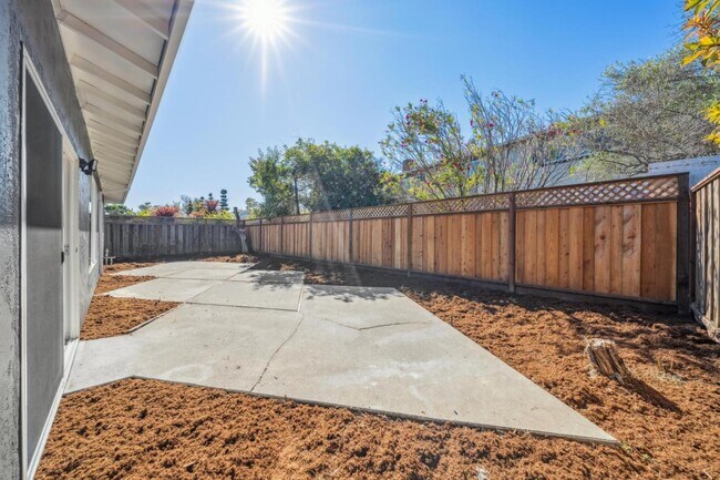 Building Photo - 700 Gull Ave