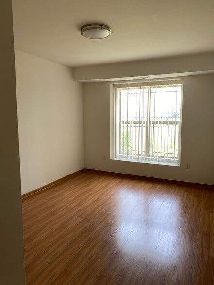 Building Photo - 230 Hilldale Dr