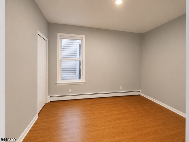 Building Photo - 1110 Hampton Pl