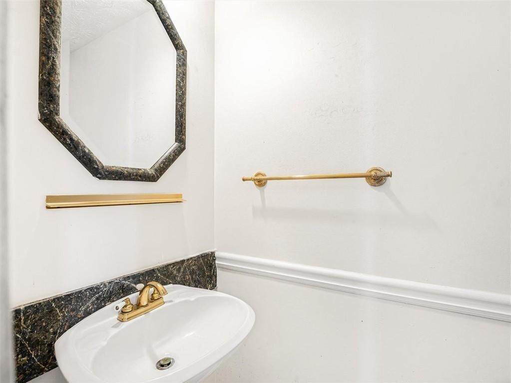 Building Photo - 3920 Sidney Lanier Blvd