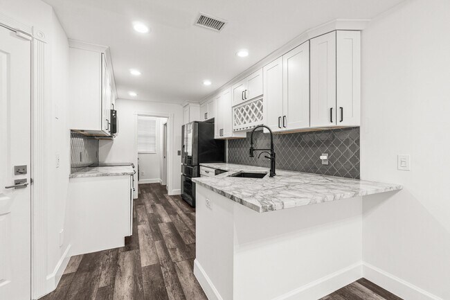 Building Photo - 508 Capistrano Dr