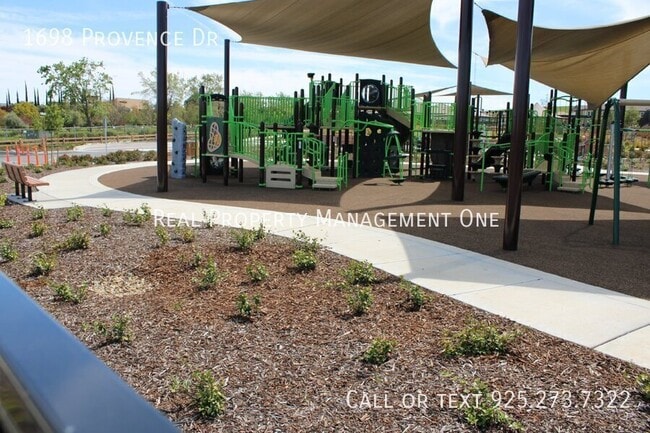 Building Photo - 1698 Provence Ln