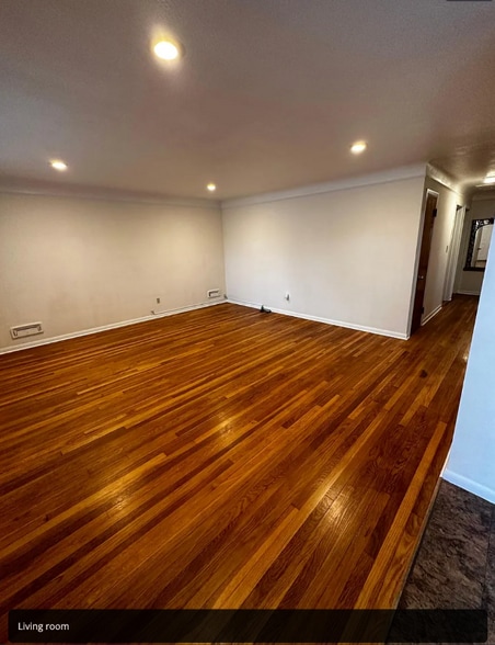 Building Photo - 5535 W 54th St