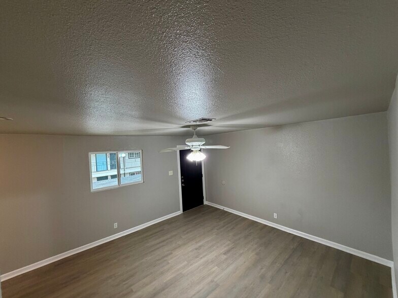 Building Photo - 328 Altitude Dr