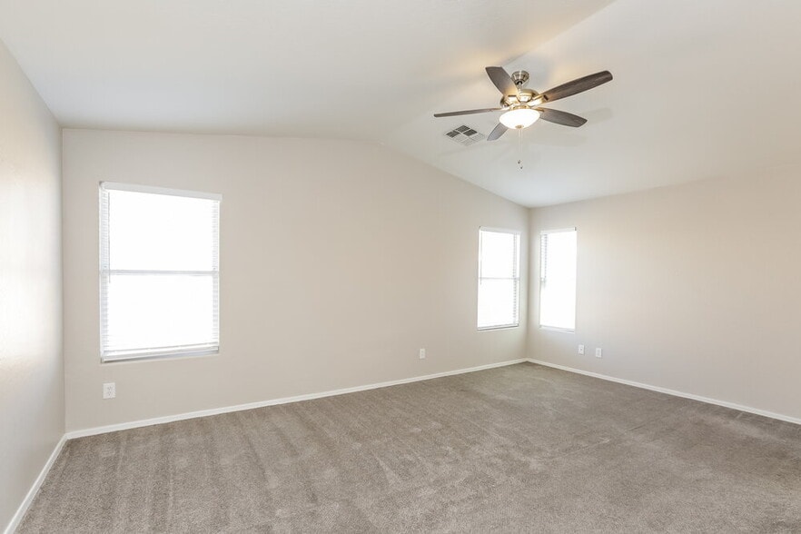 Building Photo - 15188 W Monroe St