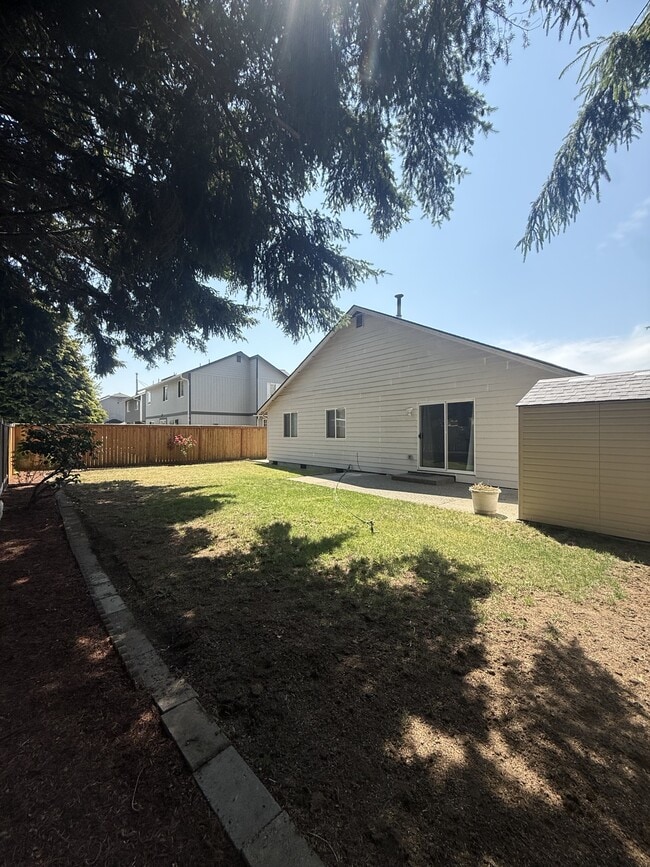 Building Photo - 6128 Thornbury Ct SE