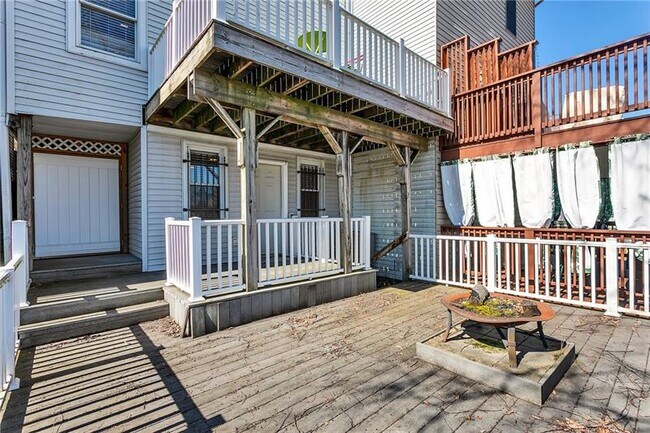 Building Photo - 3127 Josephine St