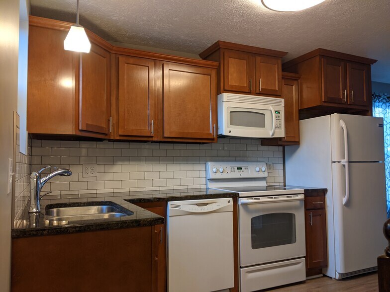 Building Photo - 3312 Middlebranch Ave NE