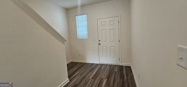 Building Photo - 304 Hynes Dr