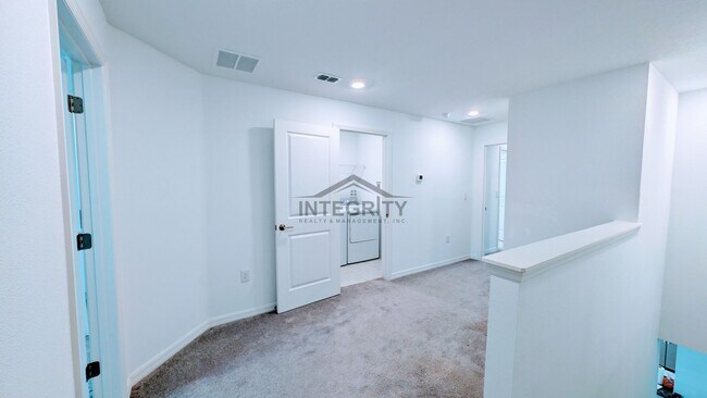 Building Photo - 6049 Shiner St