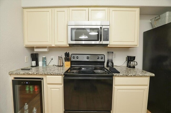 Building Photo - 13117 Vickery St