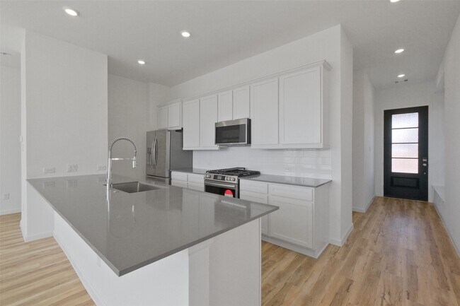 Building Photo - 5562 Amber Brook Ln