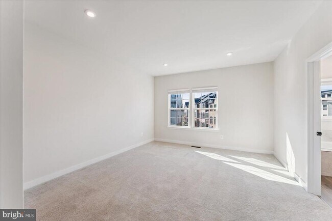 Building Photo - 14032 Sunrise Valley Dr