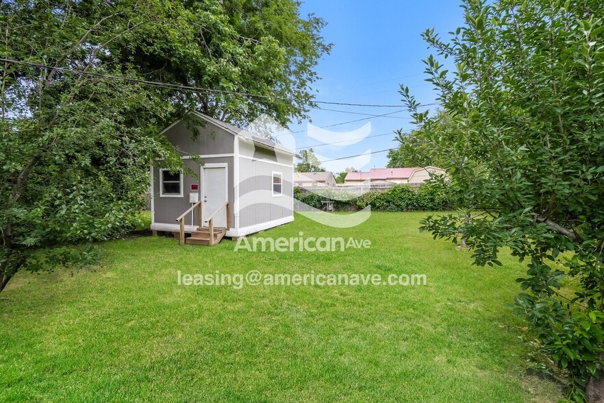 Building Photo - 4923 E Easton St