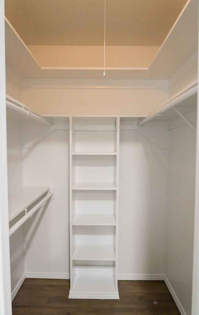 Building Photo - 2861 Panhandle Dr